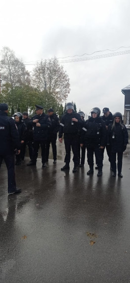 Состоялась совместная тренировка личного состава ОМВД России по Псковскому району, МЧС России по Псковской области, Администрации Псковского района на объекте МБОУ "Писковская средняя общеобразовательная школа".. Состоялась совместная тренировка личного состава ОМВД России по Псковскому району, МЧС России по Псковской области, Администрации Псковского района на объекте МБОУ "Писковская средняя общеобразовательная школа"..