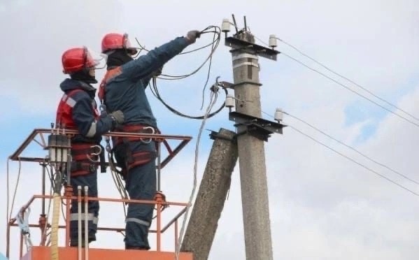 «Россети Северо-Запад» восстановили 2 тысячи км ЛЭП в Псковской области после урагана.. «Россети Северо-Запад» восстановили 2 тысячи км ЛЭП в Псковской области после урагана..
